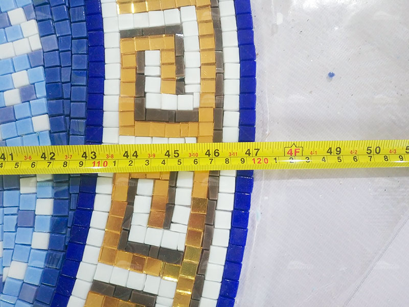 glass tile as pool border
